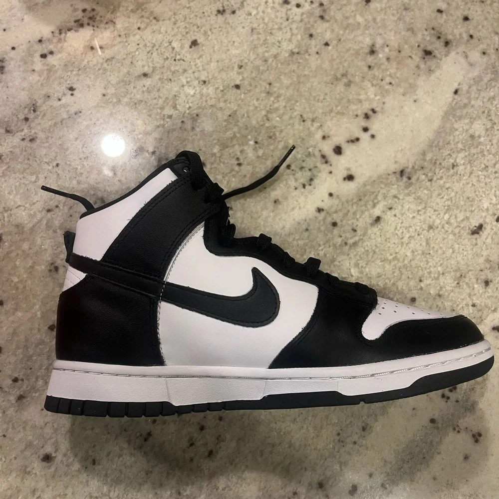 Nike Dunk High White and University Red - Picture 2 of 4